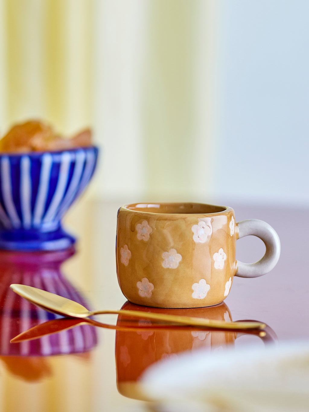 Tasse ocre - Fleurs