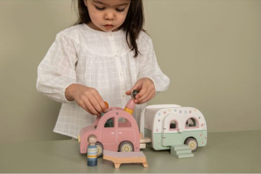 Voiture avec caravane
